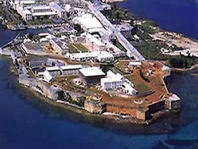 El Royal Navy Dockyard en una foto aérea KINGS WHARF CRUISE DEALS CRUCEROS OFERTAS BARATOS CHOLLOS